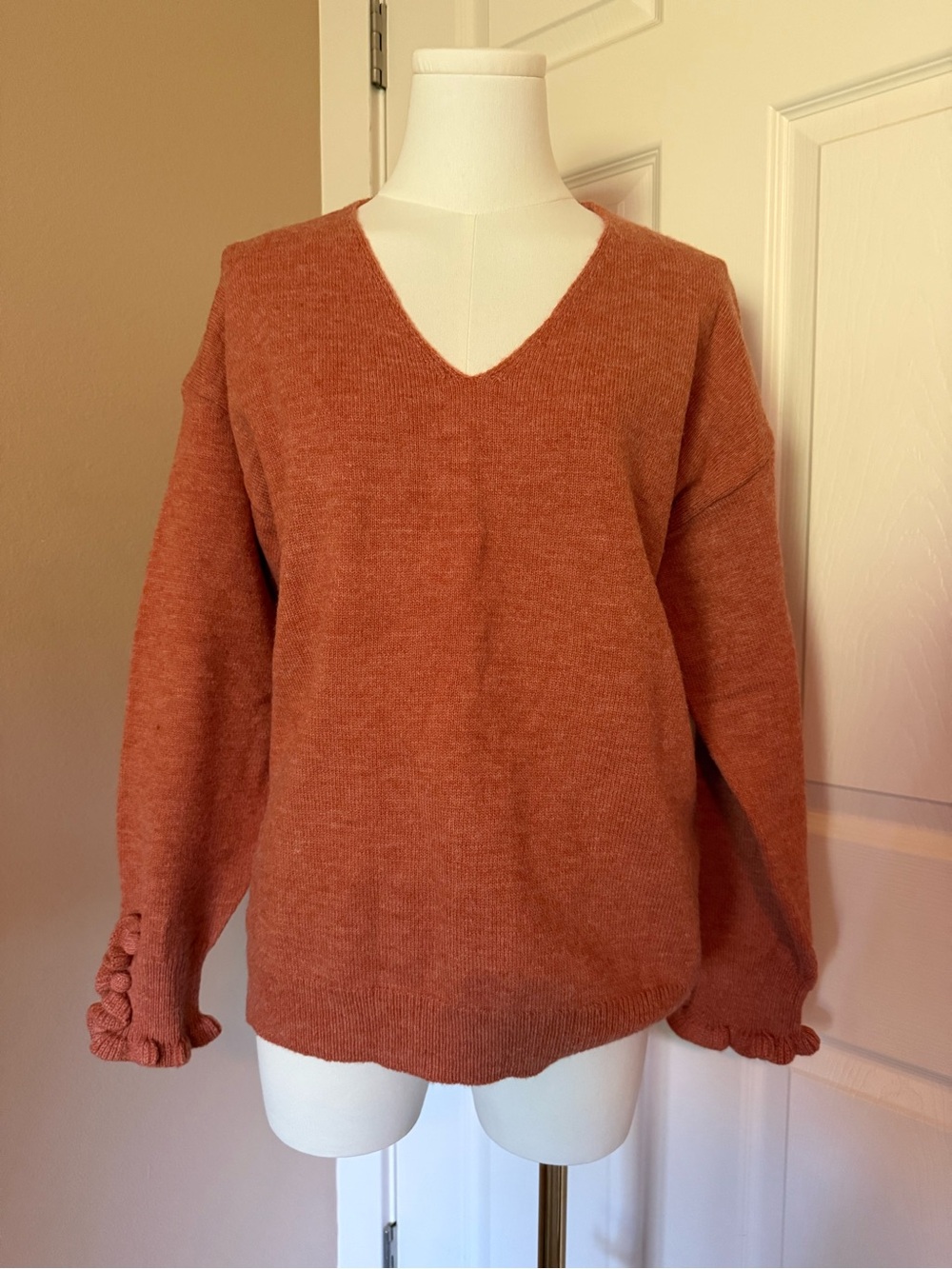 Women’s V-Neck Long Sleeve Sweater in Dusty Pink